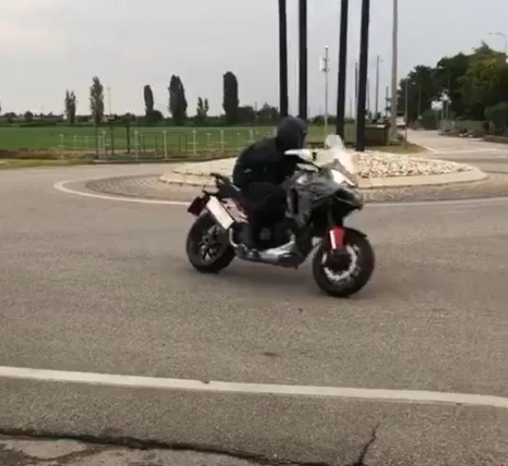 Ducati Multistrada, in arrivo la versione col motore V4!